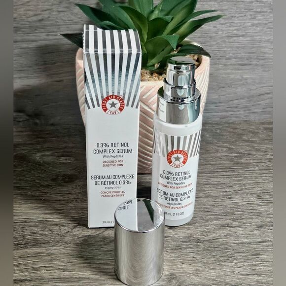 First Aid Beauty 0.3% Retinol Complex Serum w Peptides NEW MSRP $48 1 Oz Vegan - Picture 1 of 12